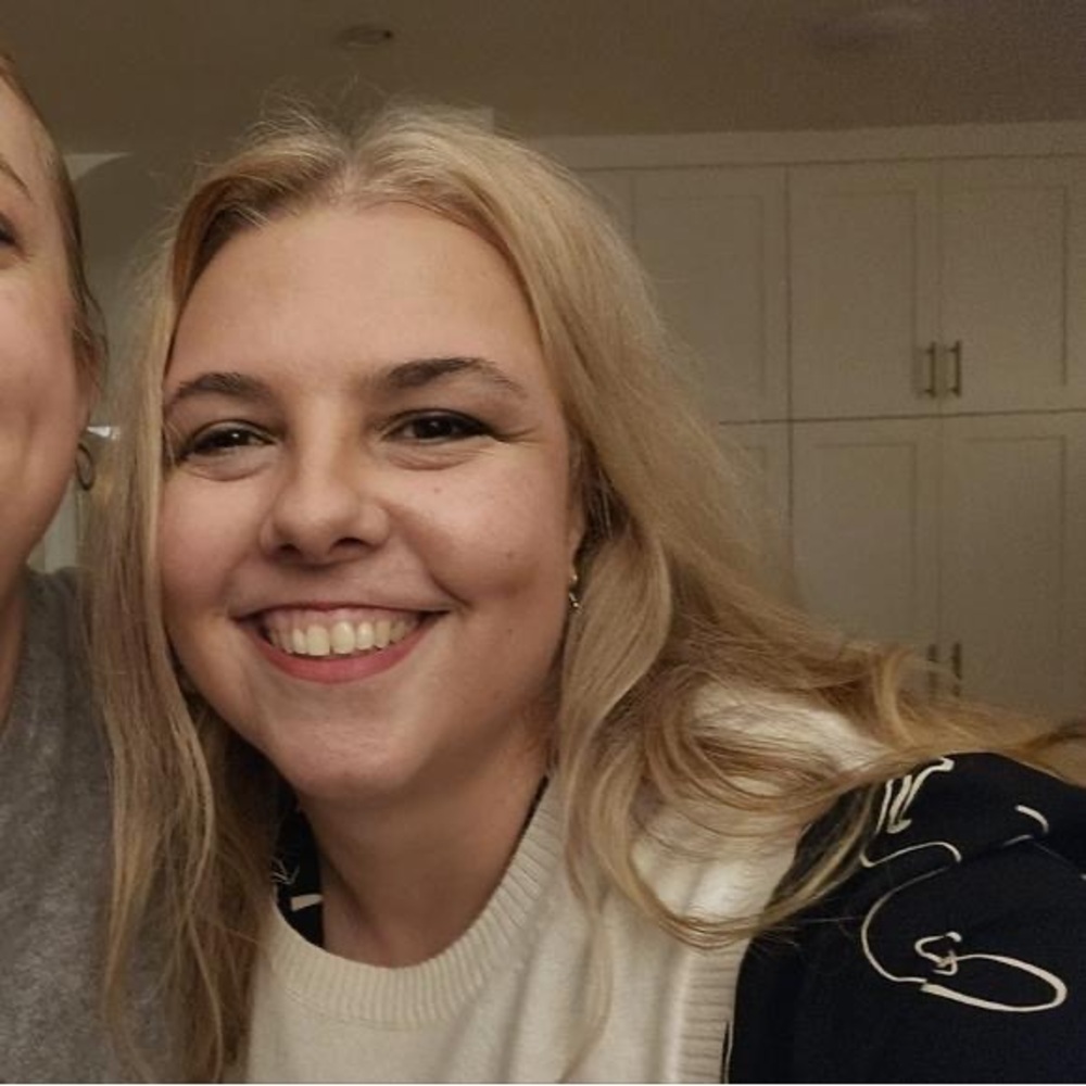 Meet your Posher, Monica